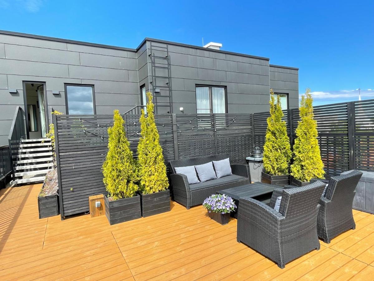 City Terrace Apartment Avangard - Large Private Roof Terrace Reval Esterno foto
