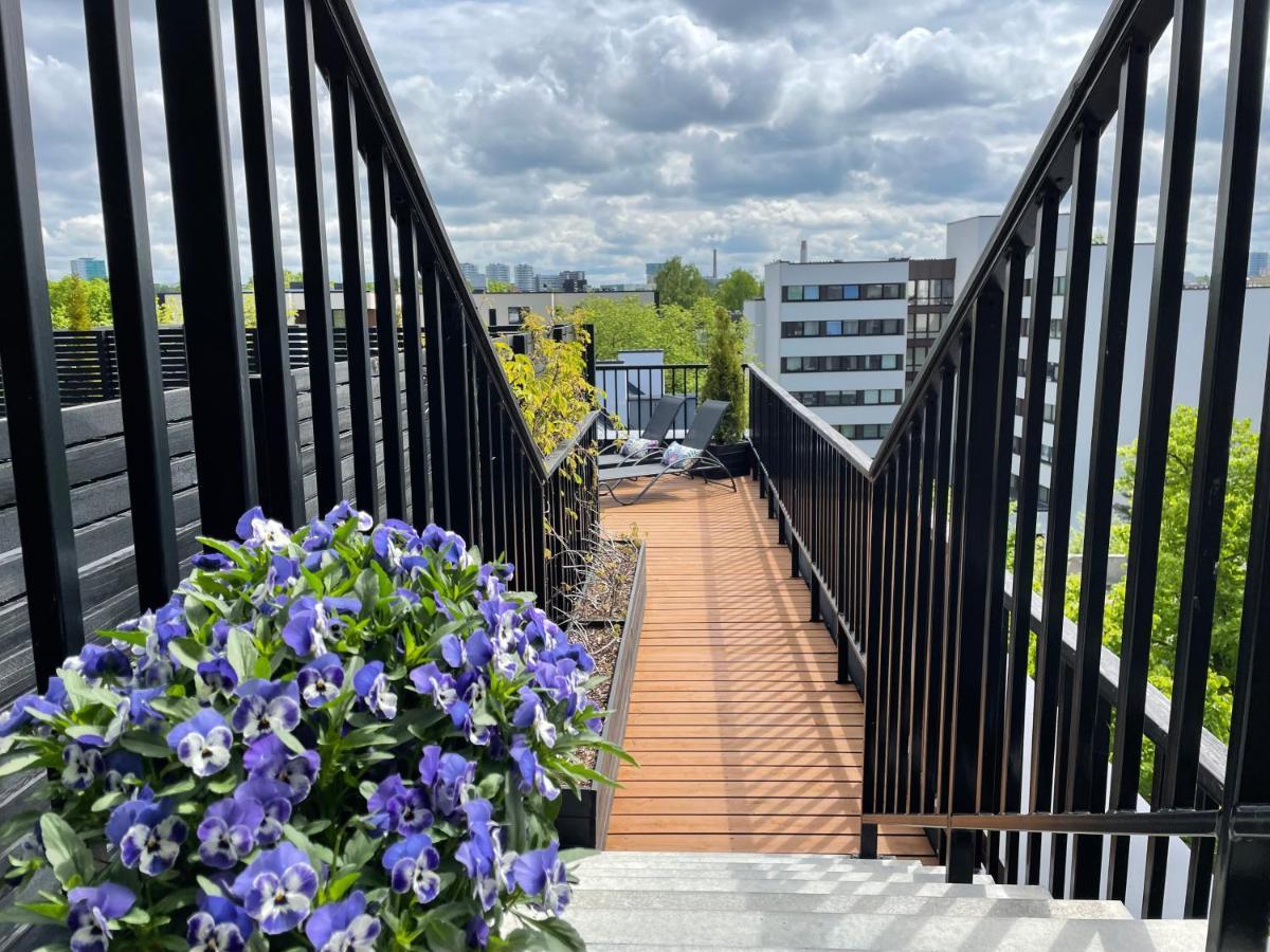 City Terrace Apartment Avangard - Large Private Roof Terrace Reval Esterno foto