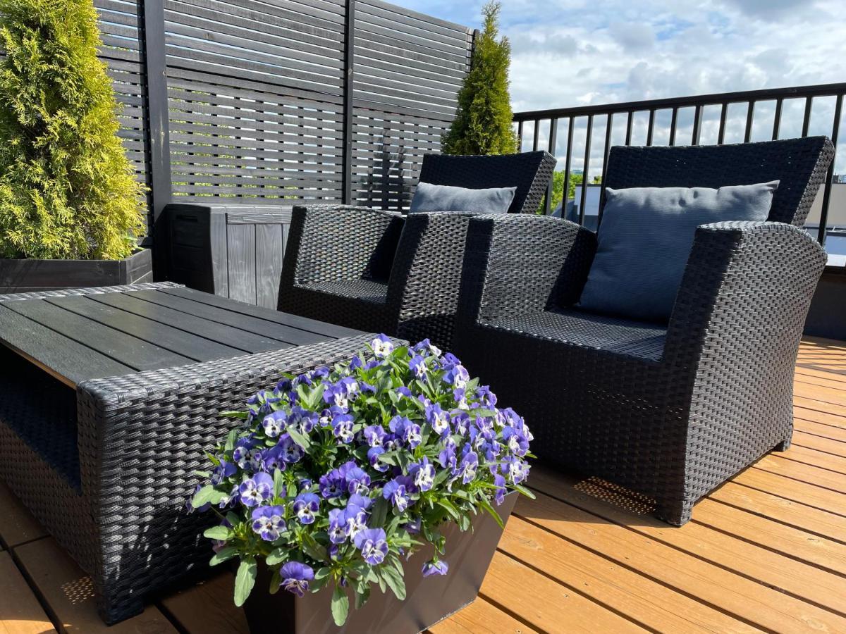 City Terrace Apartment Avangard - Large Private Roof Terrace Reval Esterno foto
